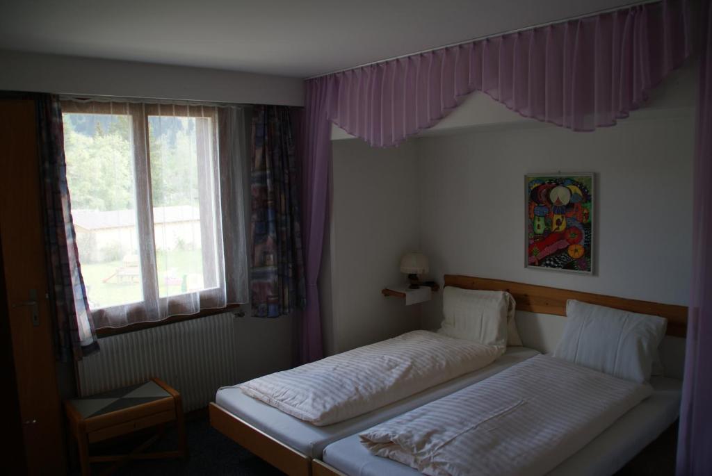 Hotel Pension Spycher Kandersteg Camera foto